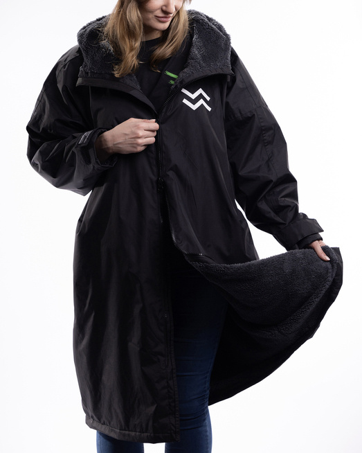 Cold Waves by Porsche - Collection 2024 - Poncho / Robe - Black