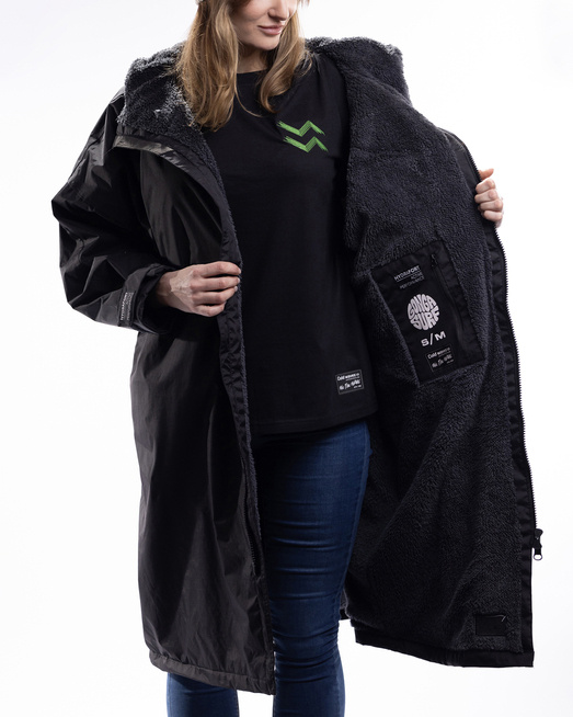 Cold Waves by Porsche - Collection 2024 - Poncho / Robe - Black