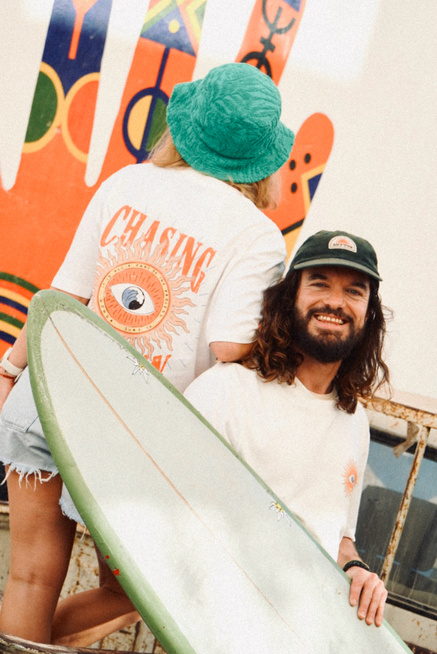 Gonga Unisex Tshirt Medium Fit Chasing The Sun Off White